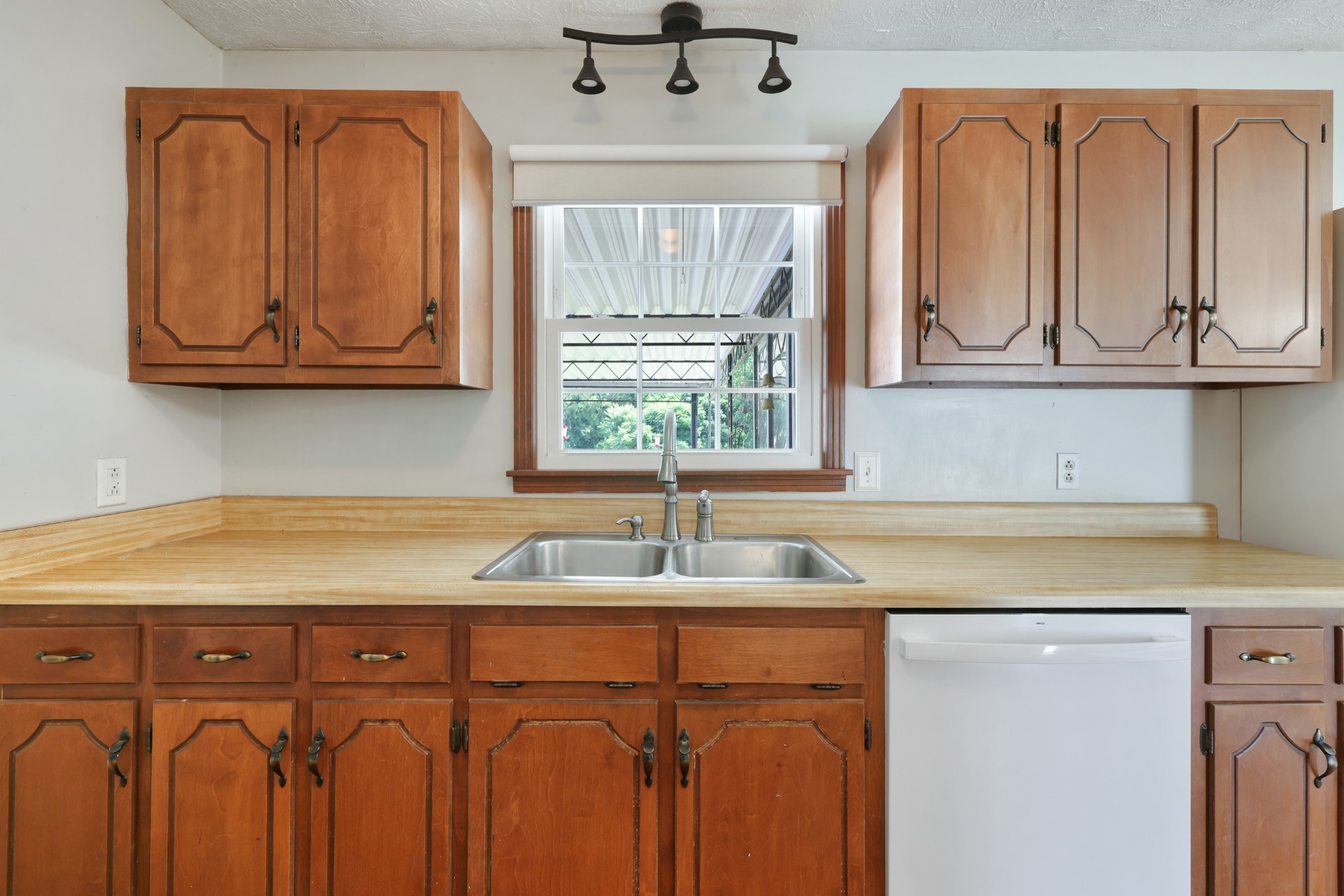 2736 Gideon Road Greenbrier, TN 37073 - Photo 8 of 33