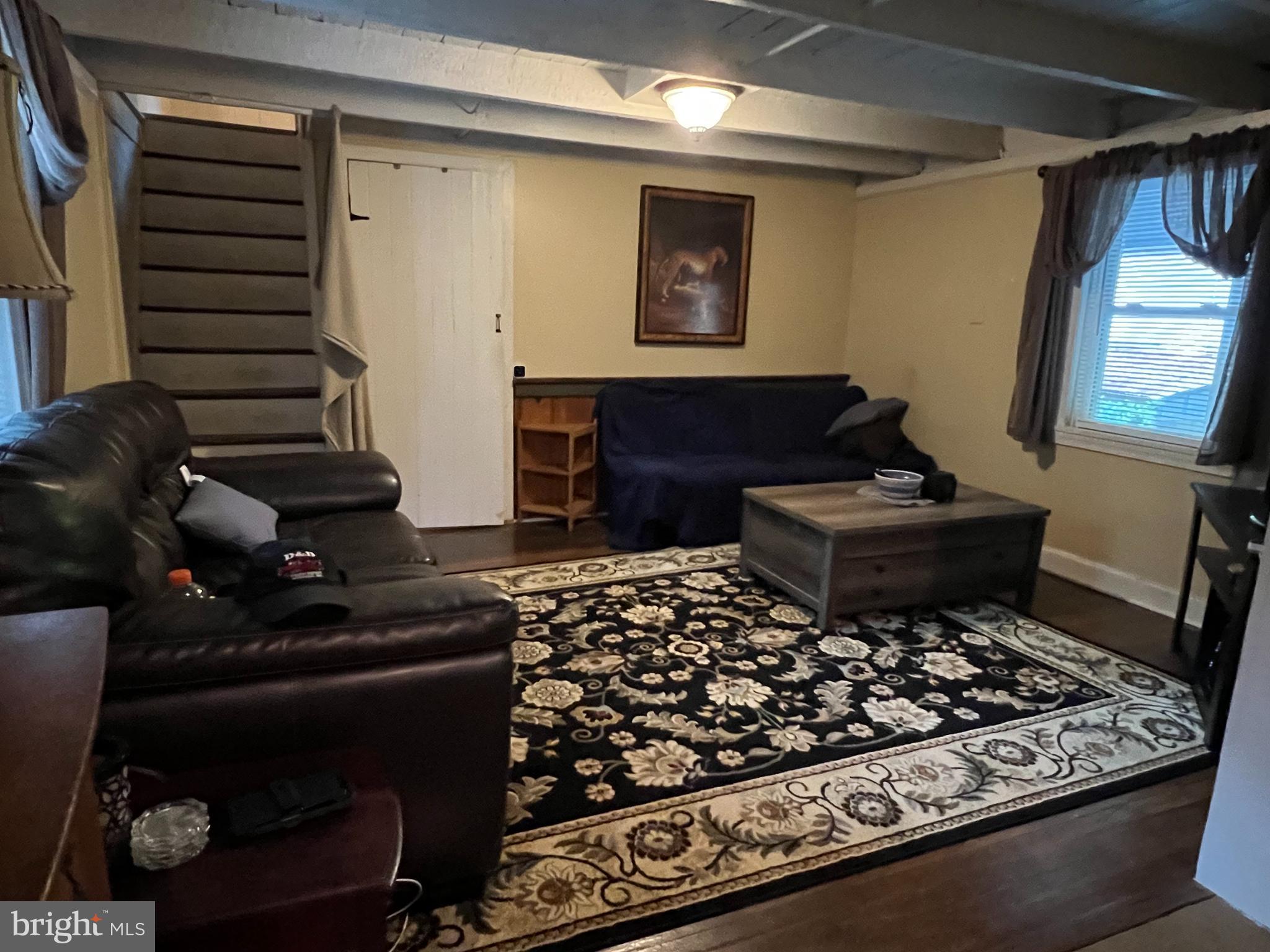15504 Dellinger Road Williamsport, MD 21795 - Photo 22 of 32 Living room