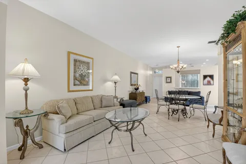 $395,000 | 10612 Royal Caribbean Circle, Boynton Beach, FL 33437