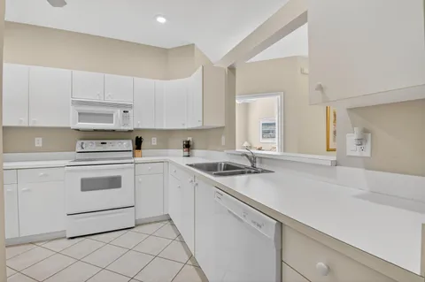 $395,000 | 10612 Royal Caribbean Circle, Boynton Beach, FL 33437