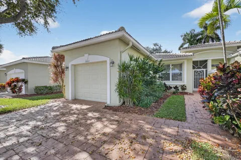 $395,000 | 10612 Royal Caribbean Circle, Boynton Beach, FL 33437