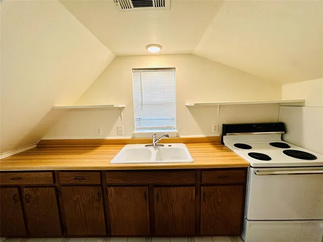 $850 | 402 South Bryan-Belt Line Road, Mesquite, TX 75149