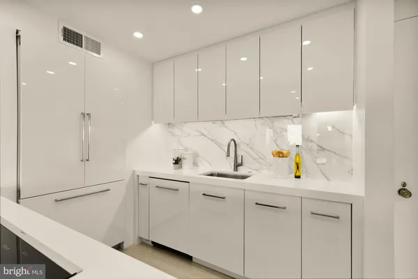 $569,000 | 4200 Massachusetts Avenue Northwest, Unit 708, Washington, DC 20016