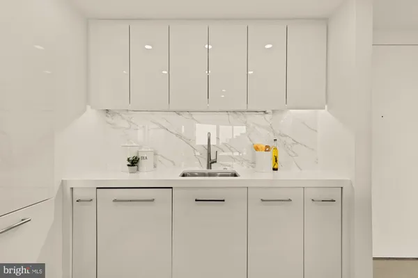 $569,000 | 4200 Massachusetts Avenue Northwest, Unit 708, Washington, DC 20016