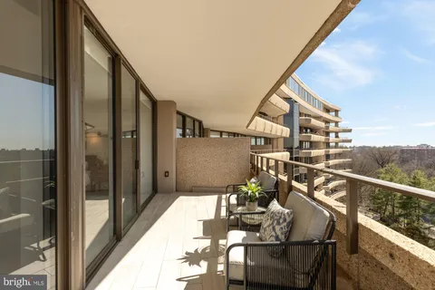 $569,000 | 4200 Massachusetts Avenue Northwest, Unit 708, Washington, DC 20016