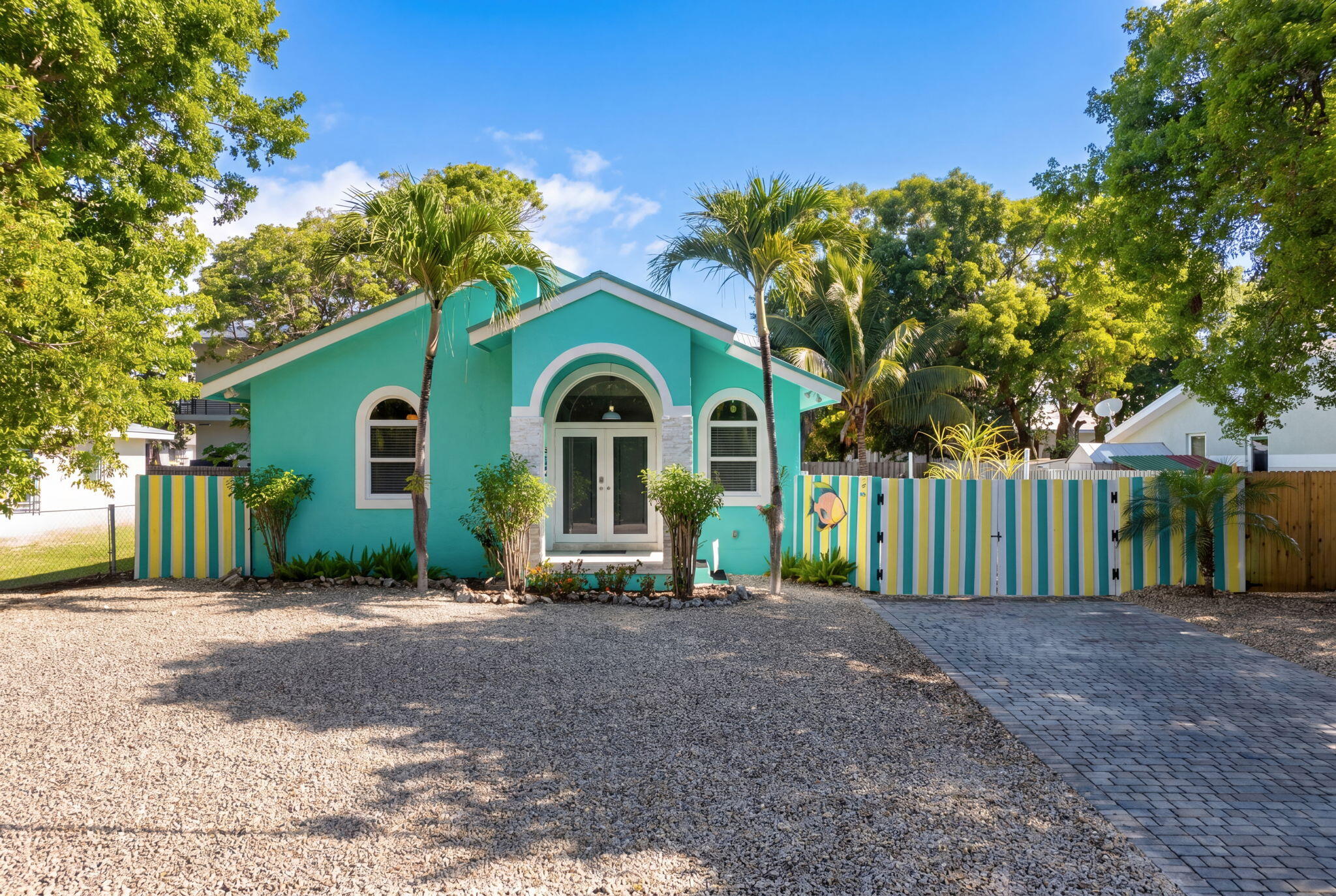 32 Andros Road Key Largo, FL 33037 - Photo 1 of 45 Front of House