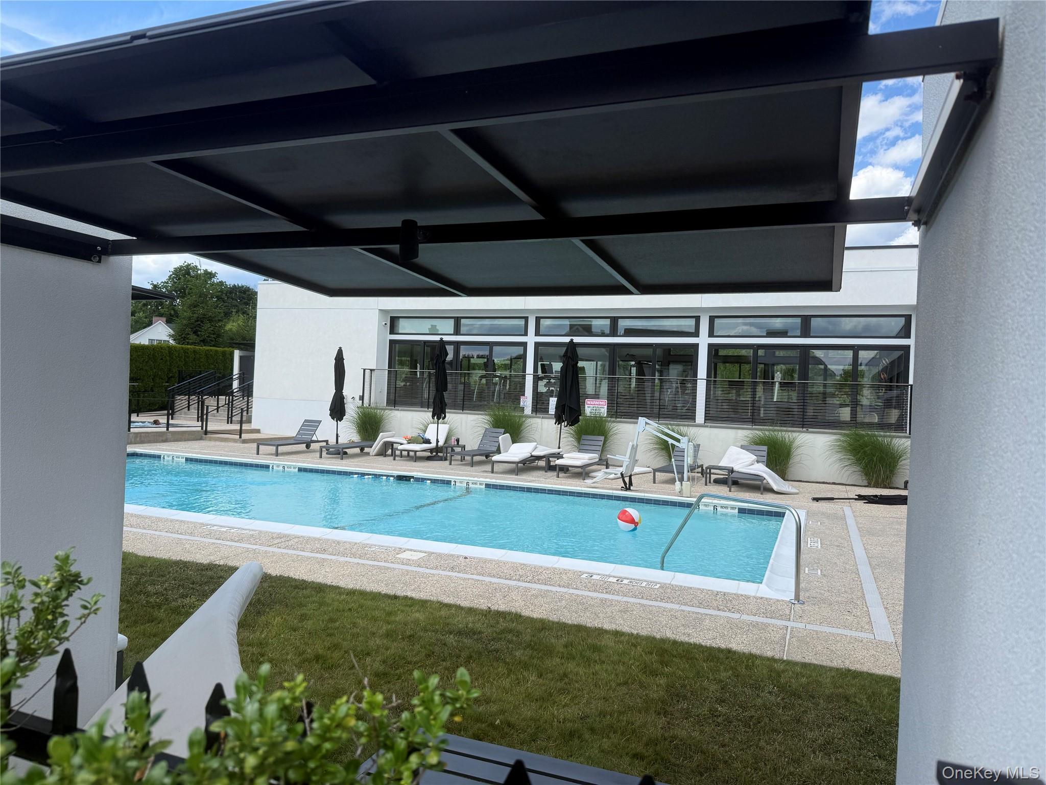 3 Jasmine Lane Rye Brook, NY 10573 - Photo 27 of 31 Community pool