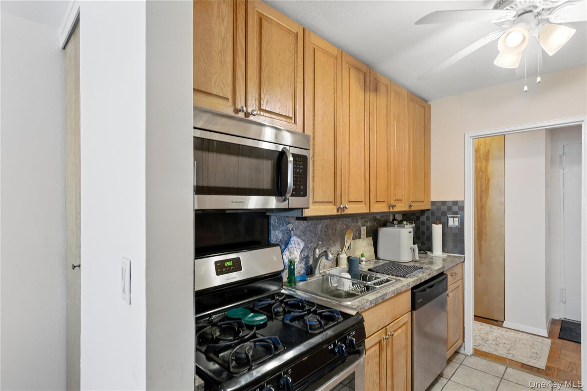 420 Shore Road, Unit 5E Long Beach, NY 11561 - Photo 13 of 32
