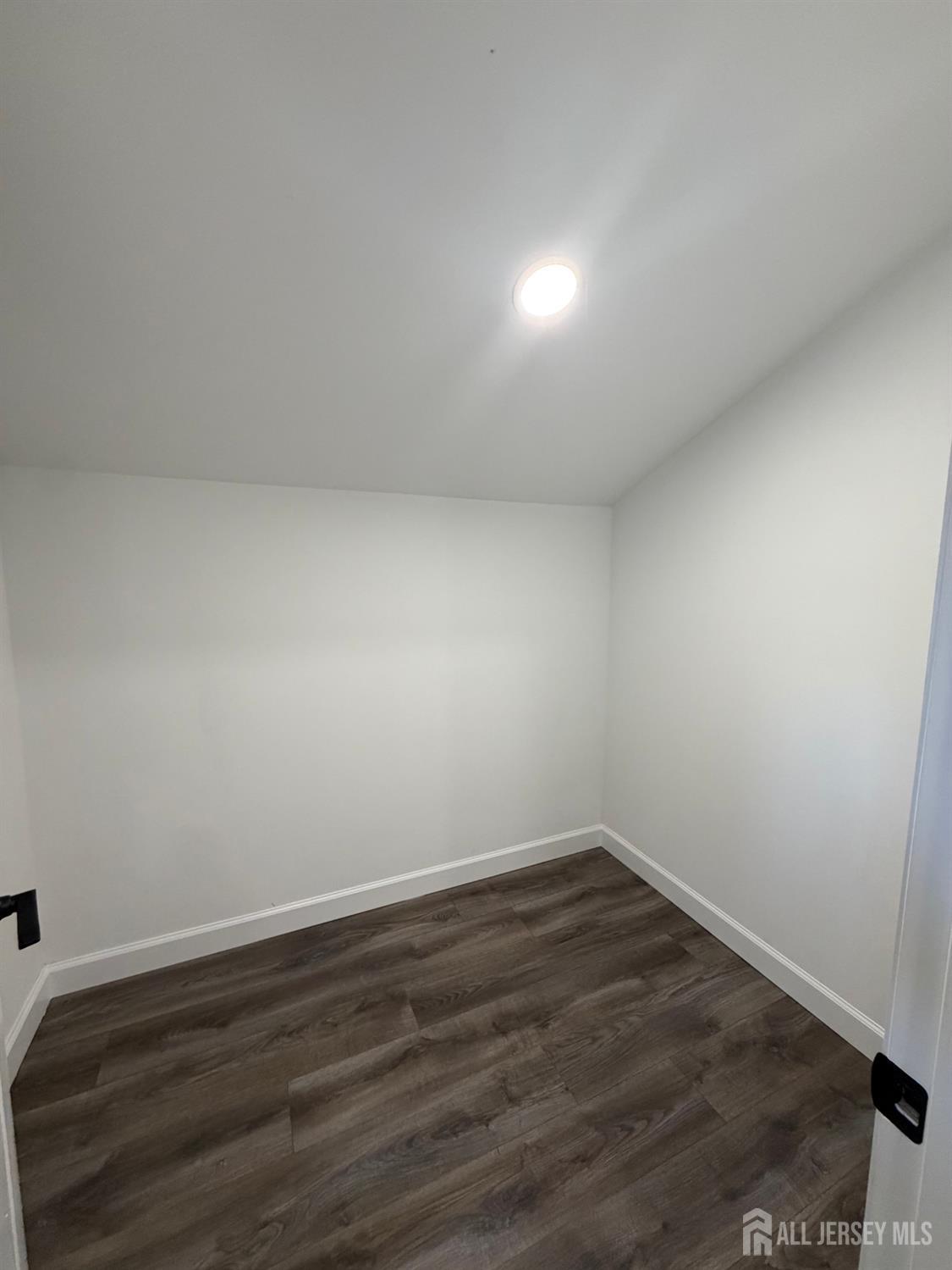 12 Stony Road Edison, NJ 08817 - Photo 7 of 20
