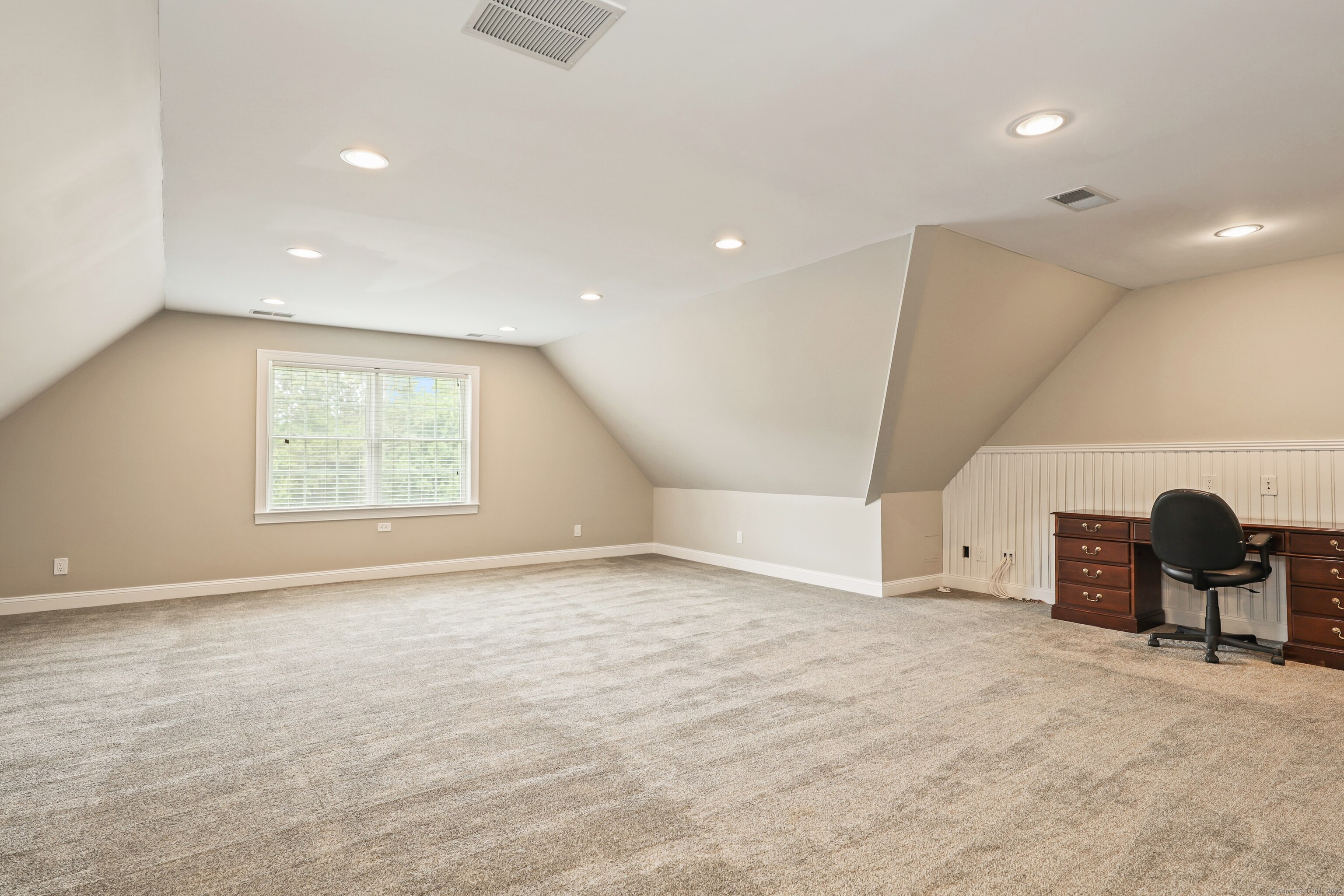 17 Hunters Ridge Wolcott, CT 06716 - Photo 33 of 40 an empty room with windows and furniture