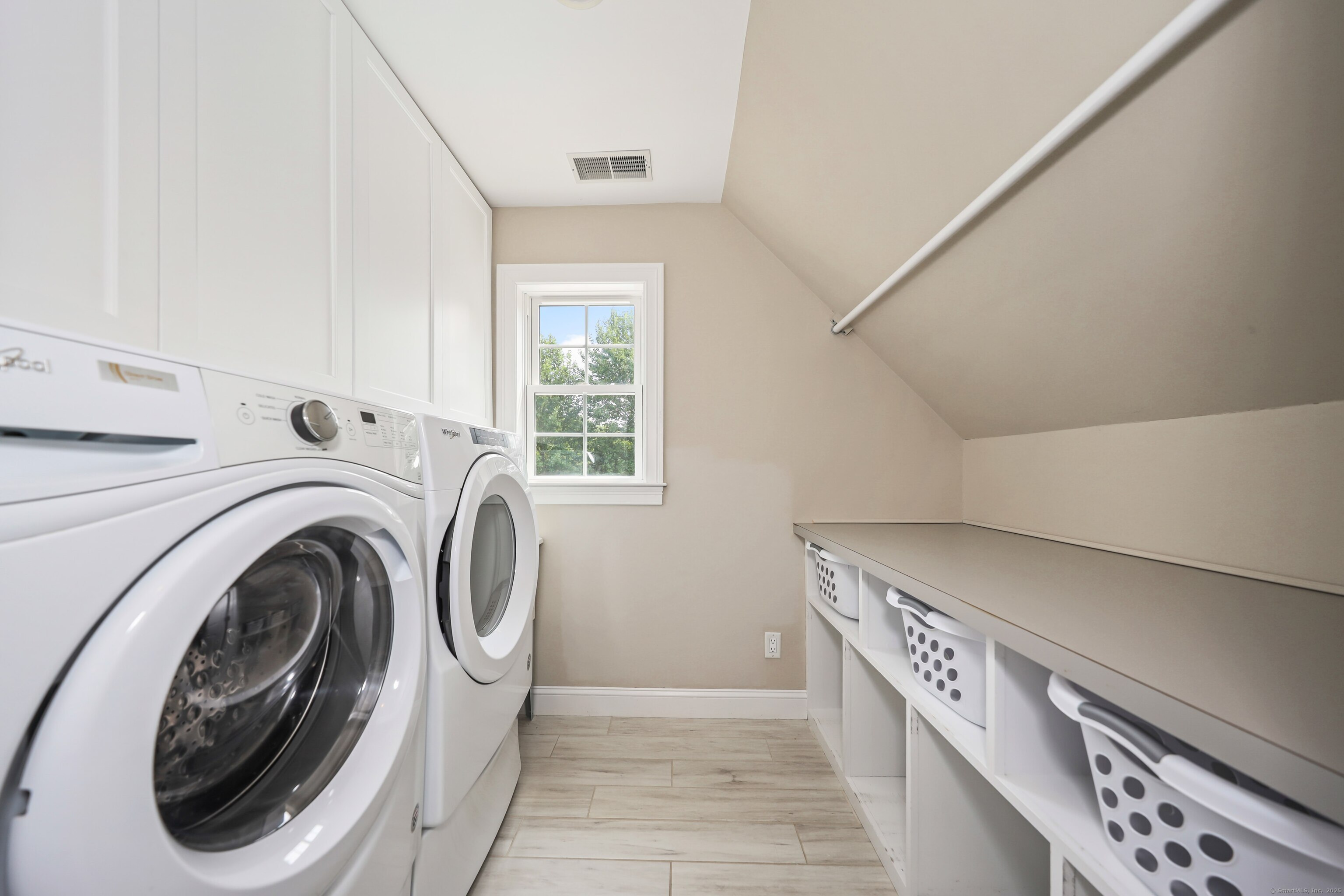 17 Hunters Ridge Wolcott, CT 06716 - Photo 34 of 40 a utility room with dryer and washer