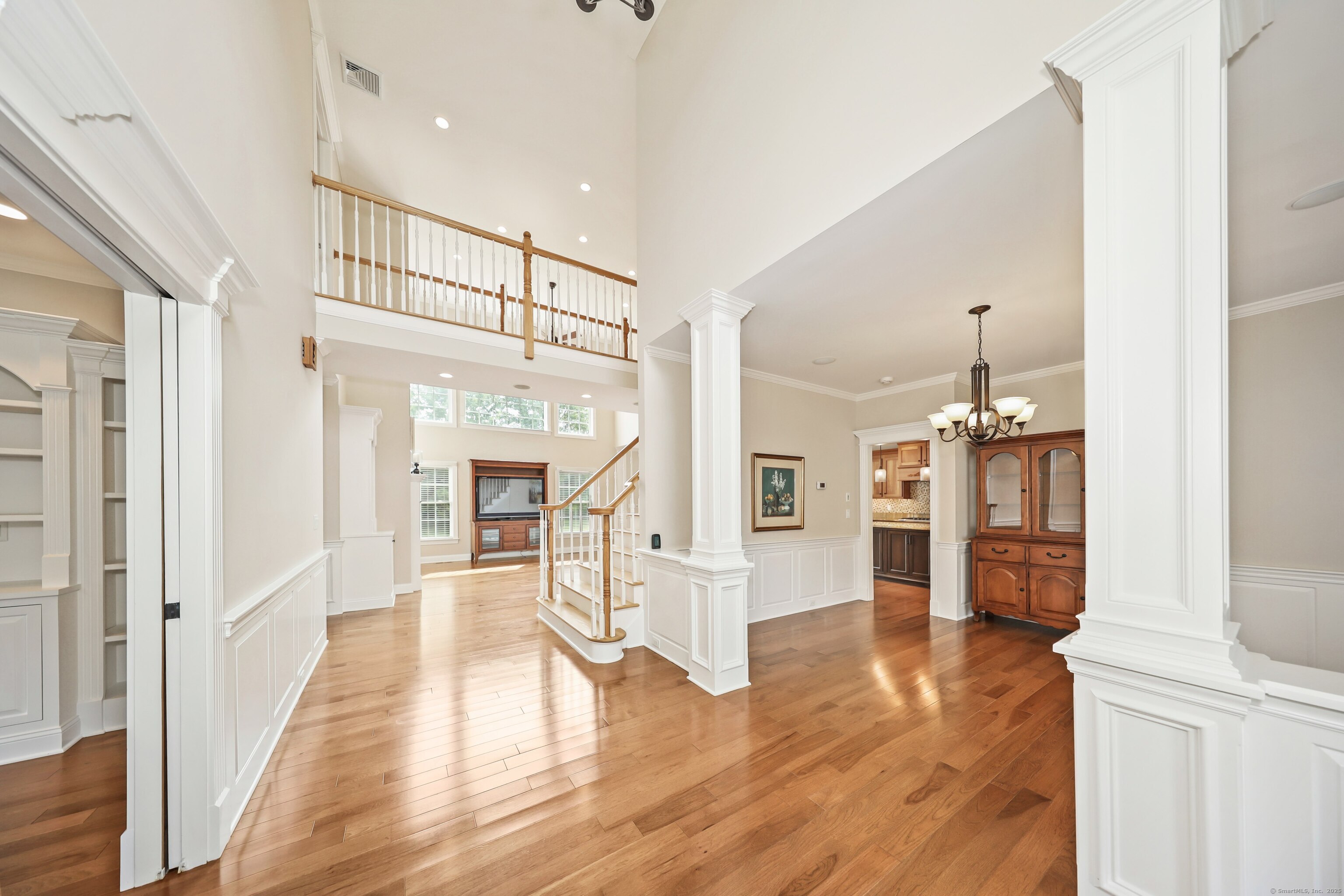 17 Hunters Ridge Wolcott, CT 06716 - Photo 4 of 40 a view of a living room