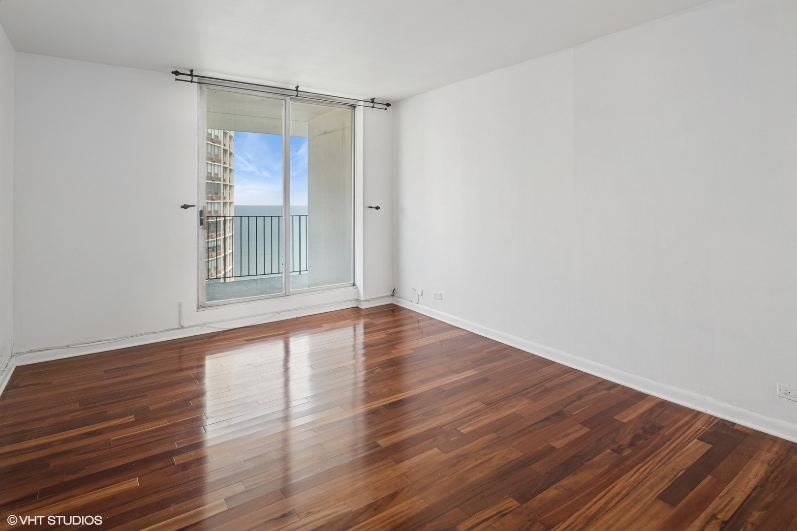 6033 North Sheridan Road, Unit 12B Chicago, IL 60660 - Photo 13 of 29 Gallery Image 13