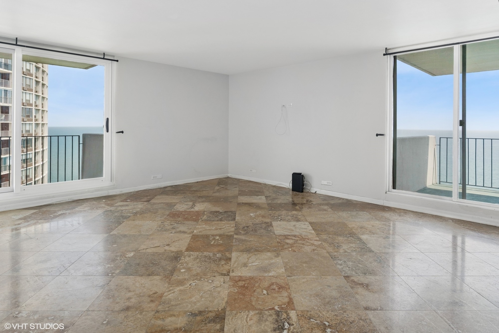 6033 North Sheridan Road, Unit 12B Chicago, IL 60660 - Photo 7 of 29 Gallery Image 7