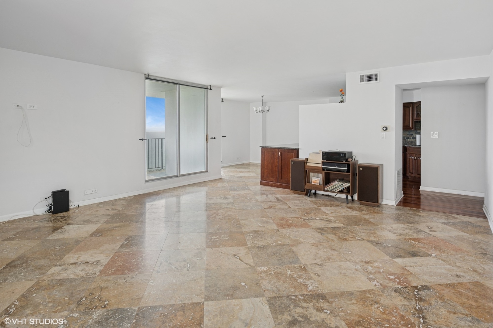 6033 North Sheridan Road, Unit 12B Chicago, IL 60660 - Photo 8 of 29 Gallery Image 8