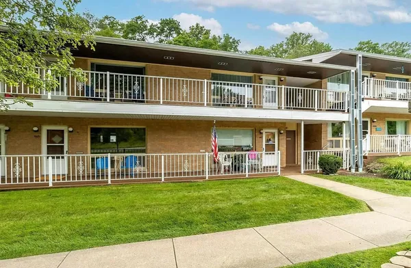 $82,500 | 1104 Kimberly Road, Unit 408, Bettendorf, IA 52722