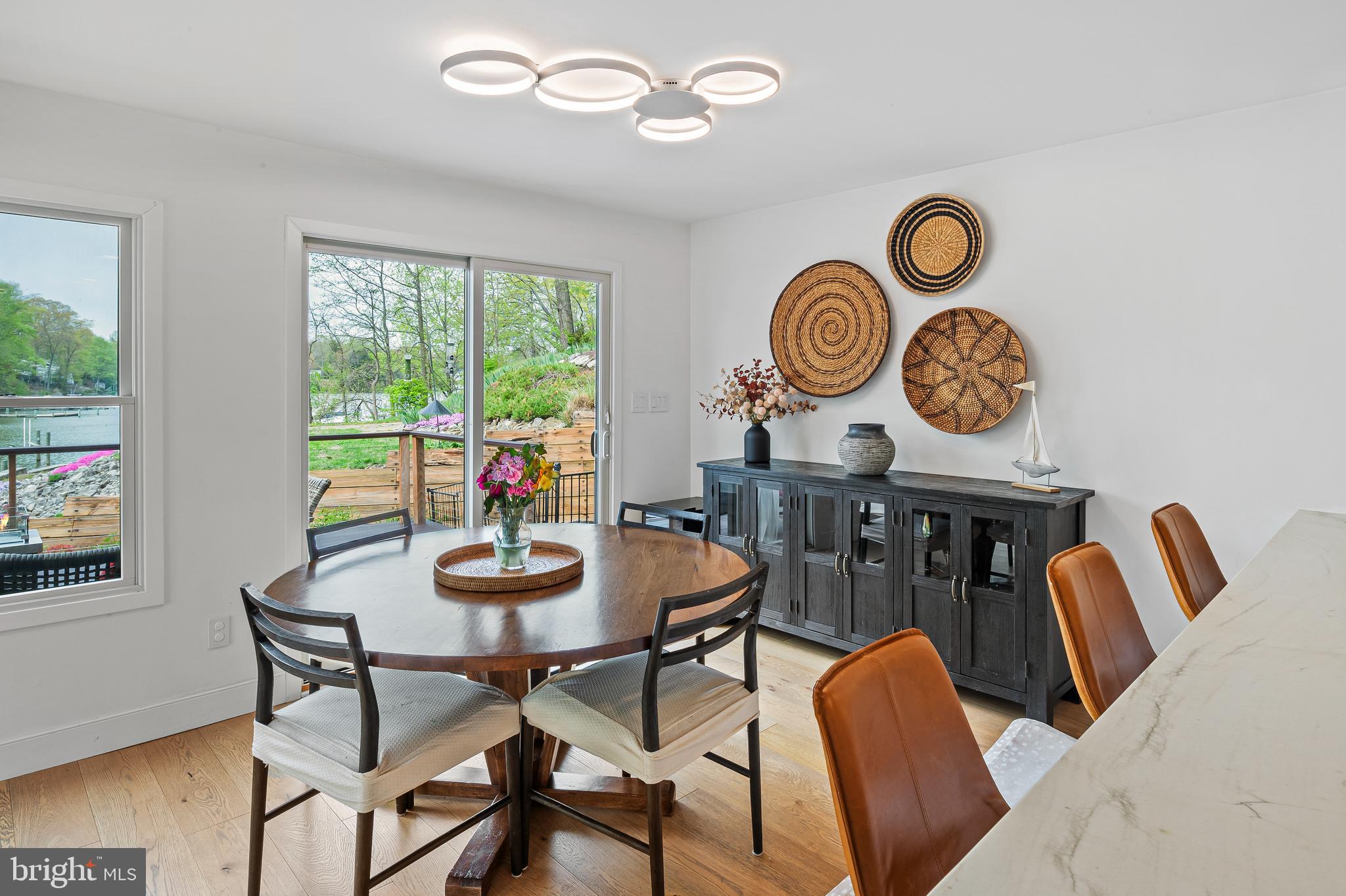 122 Shore Road Arnold, MD 21012 - Photo 26 of 70 Dining Area / Breakfast Bar