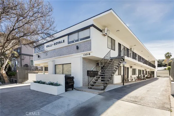 $2,095 | 13018 Valleyheart Drive, Unit 8, Studio City, CA 91604