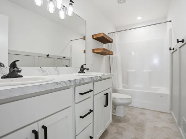 $3,900 | 6246 Hawthorne Avenue, Ypsilanti, MI 48197