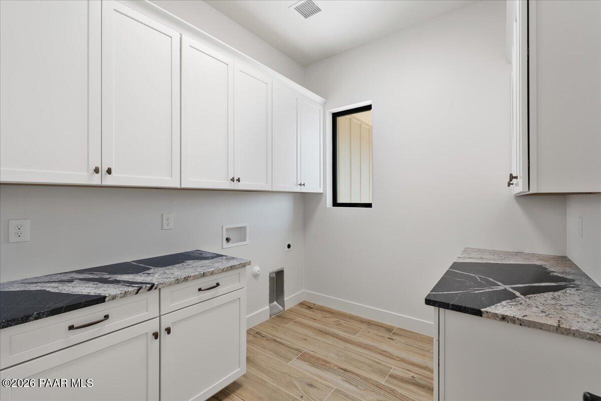 1170 East Cougar Ridge Road Paulden, AZ 86334 - Photo 37 of 59 Laundry Room