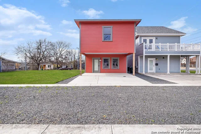 a house with view of outdoor space