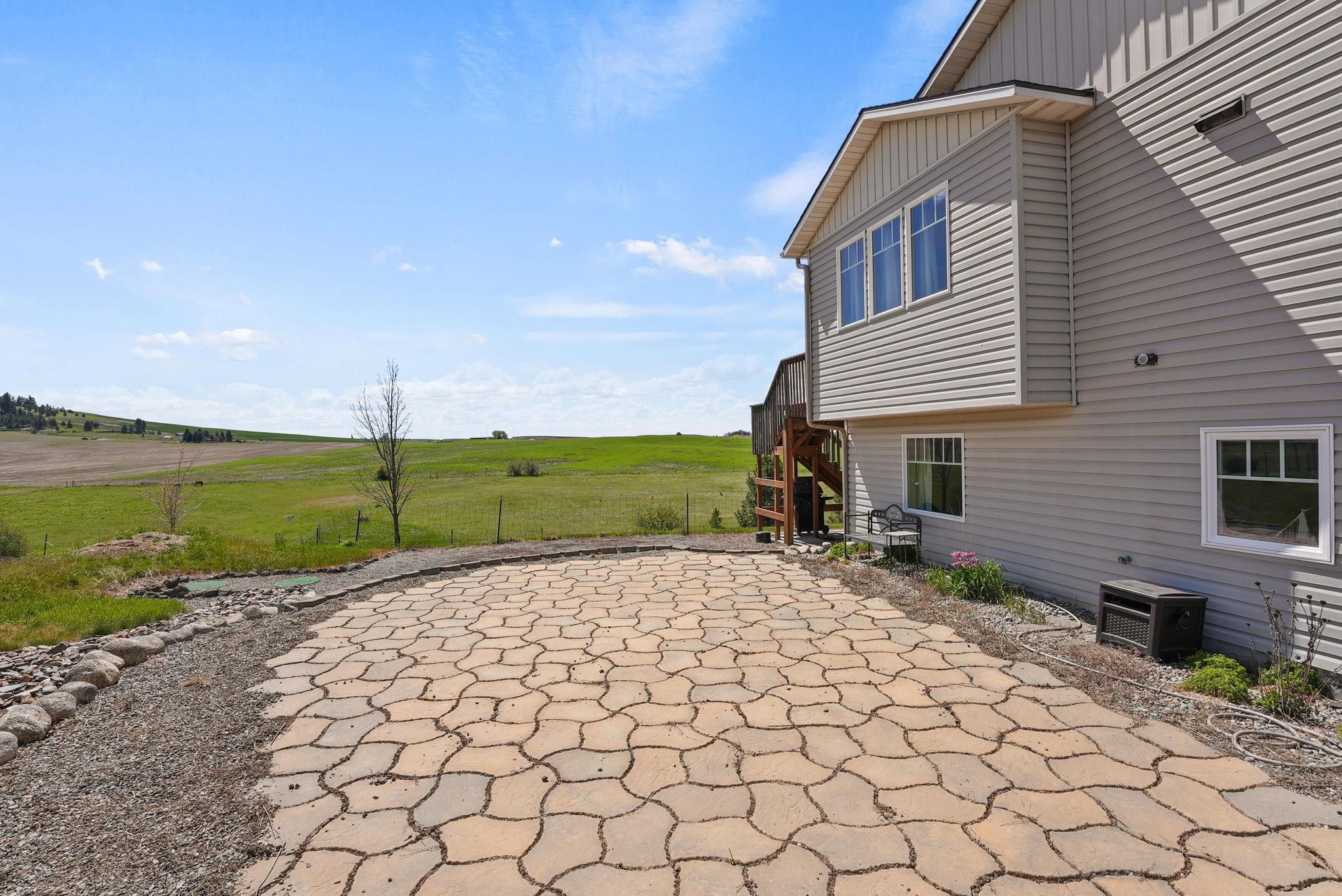 14428 East Meadows Road Mica, WA 99023 - Photo 34 of 45