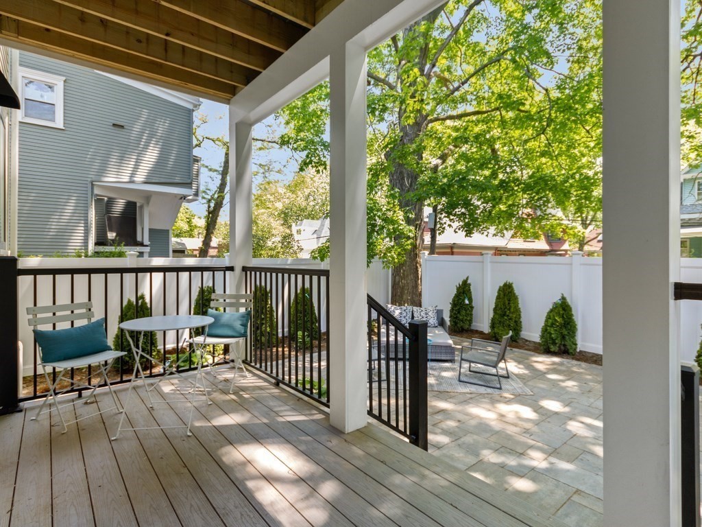 21 Naples Road, Unit 1 Brookline, MA 02446 - Photo 4 of 33 Gallery Image 4