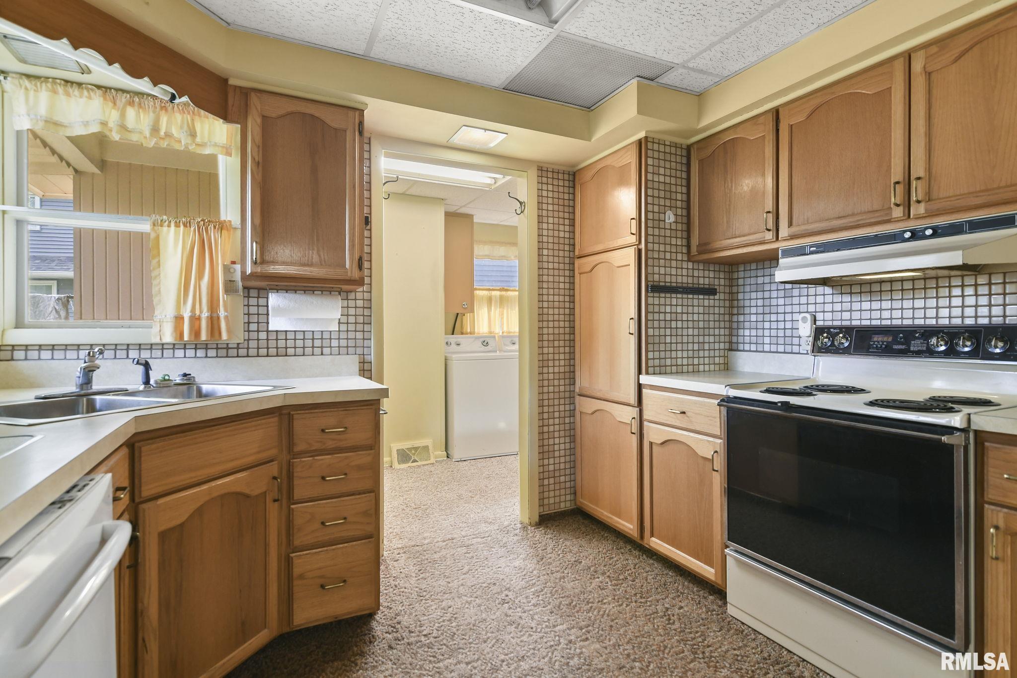 78 Circle Drive Springfield, IL 62703 - Photo 12 of 40