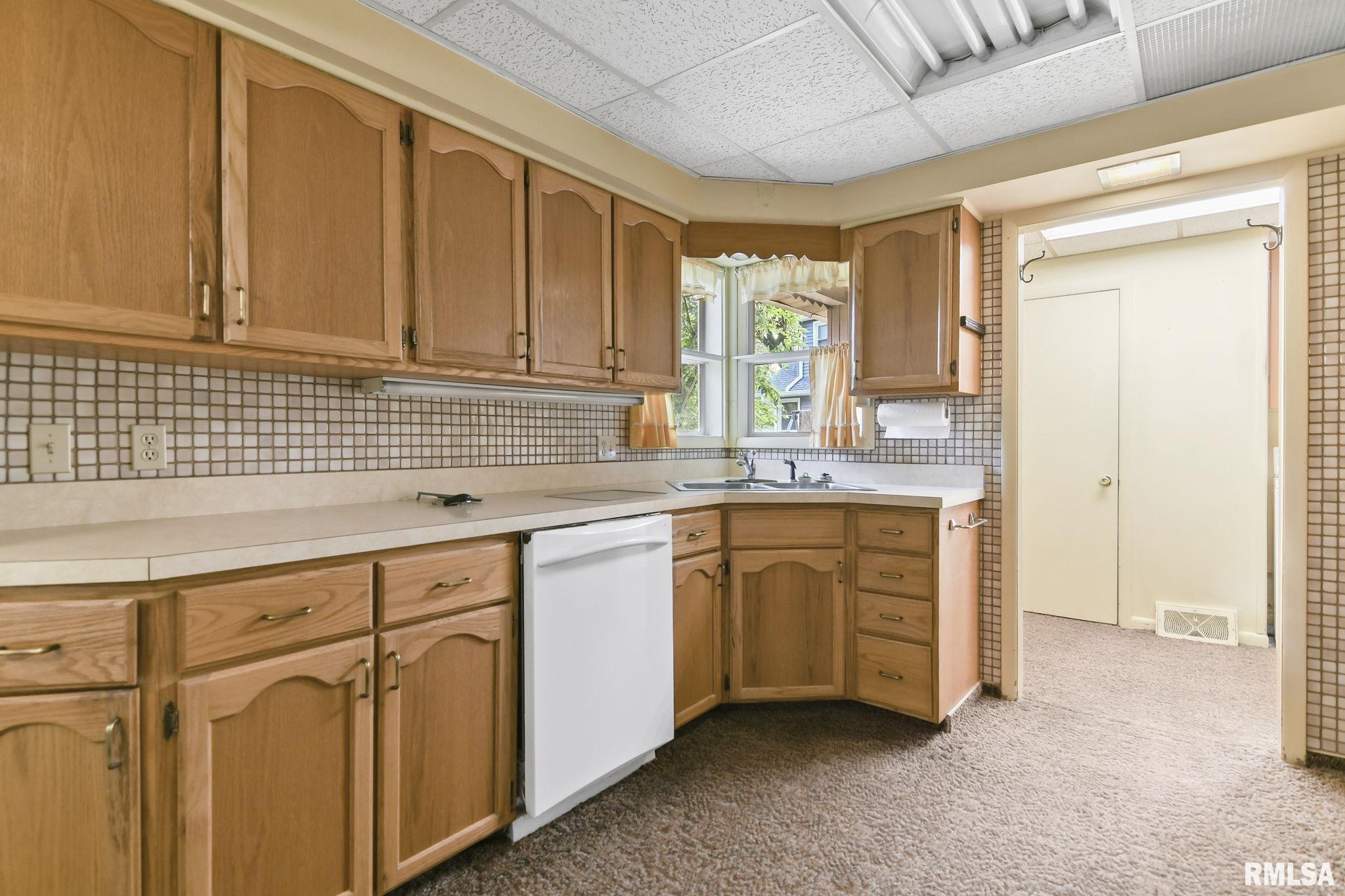 78 Circle Drive Springfield, IL 62703 - Photo 14 of 40