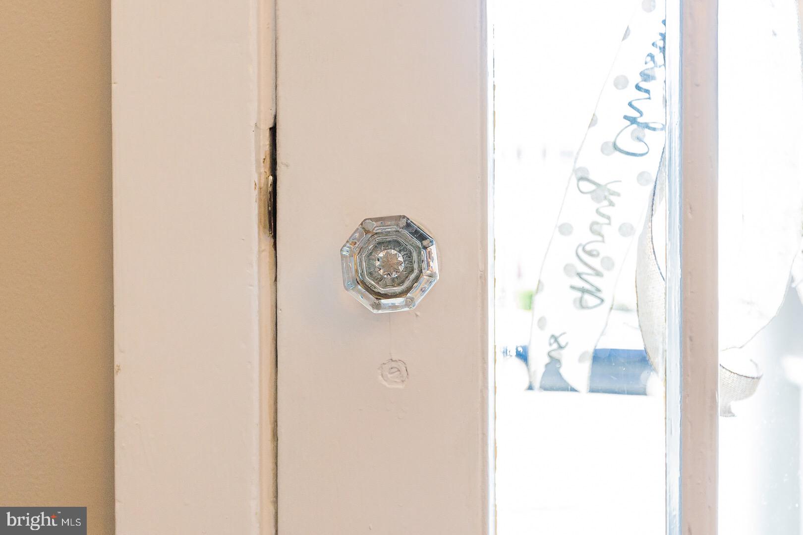 319 Rider Avenue Lancaster, PA 17603 - Photo 11 of 58 Original Door Knobs