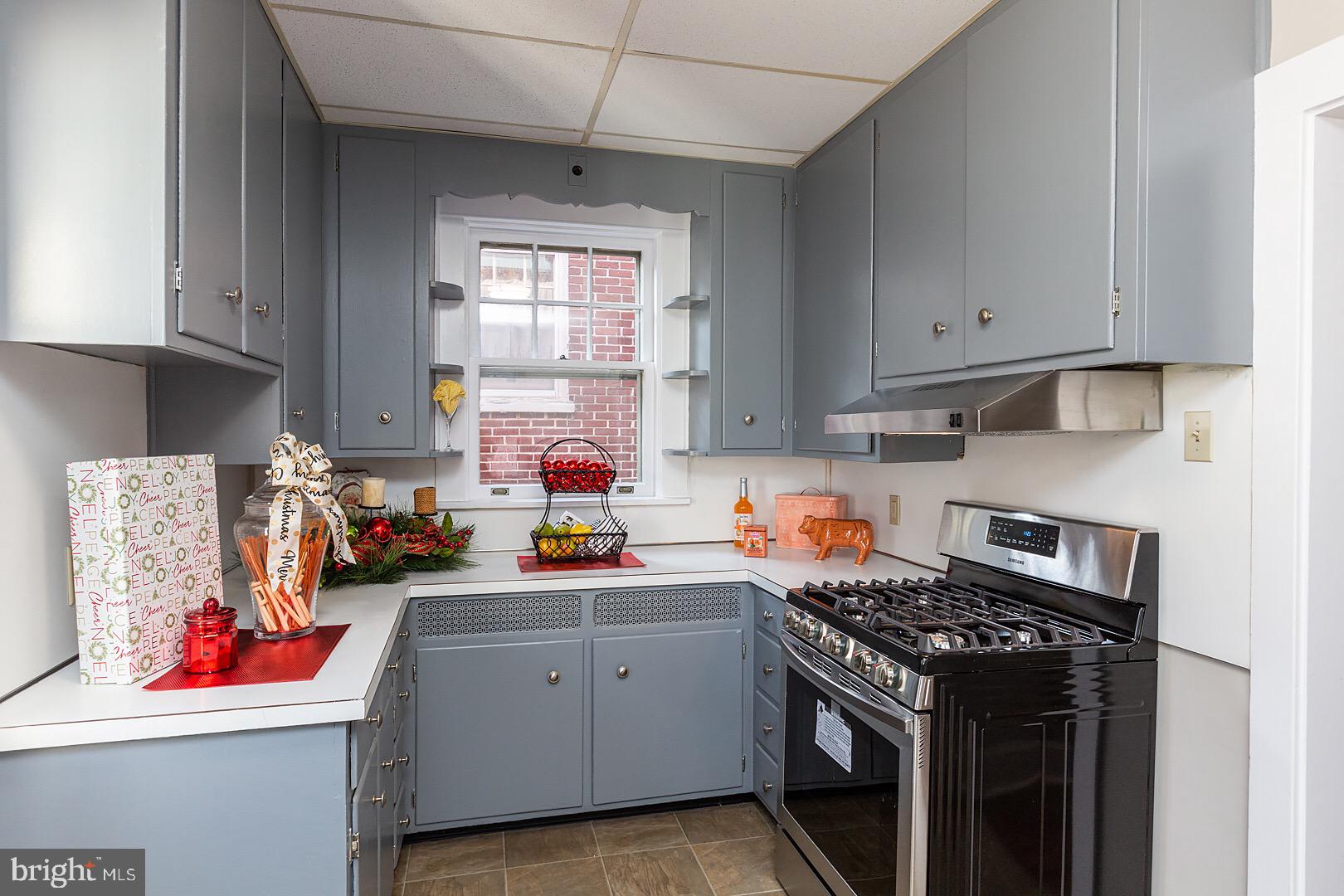 319 Rider Avenue Lancaster, PA 17603 - Photo 20 of 58 Large Kitchen