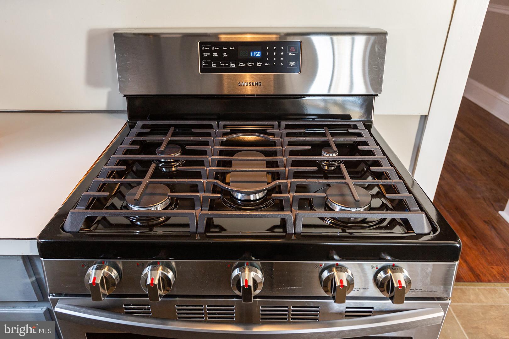 319 Rider Avenue Lancaster, PA 17603 - Photo 23 of 58 Brand New Gas Stove