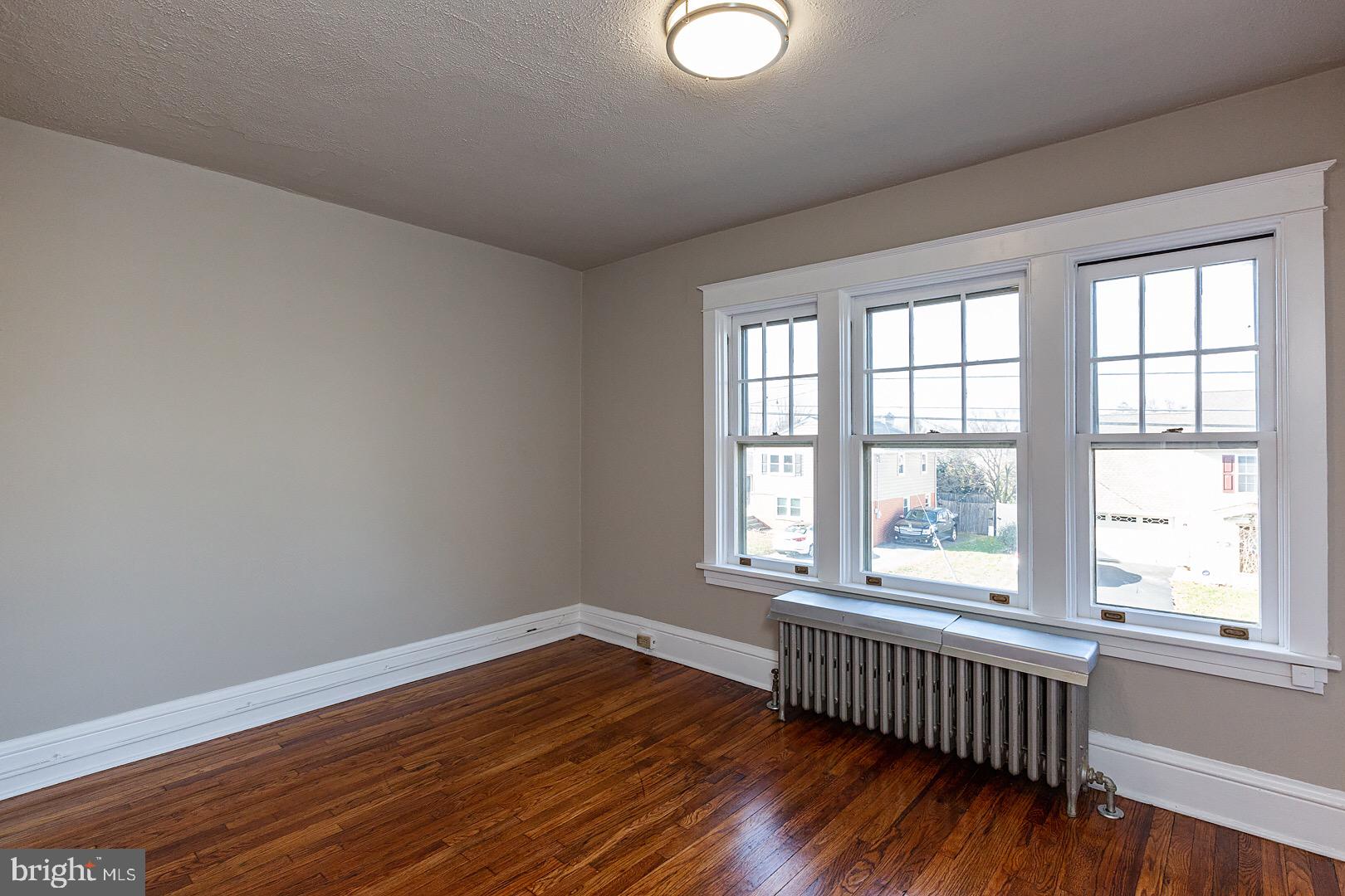 319 Rider Avenue Lancaster, PA 17603 - Photo 34 of 58 Large Primary Bedroom