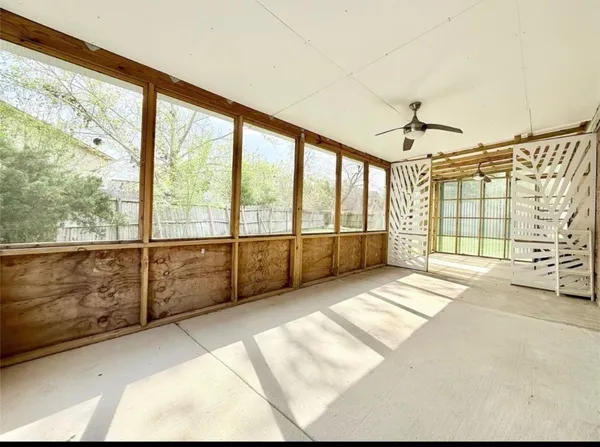 $2,100 | 8206 Windell Lane, Houston, TX 77040