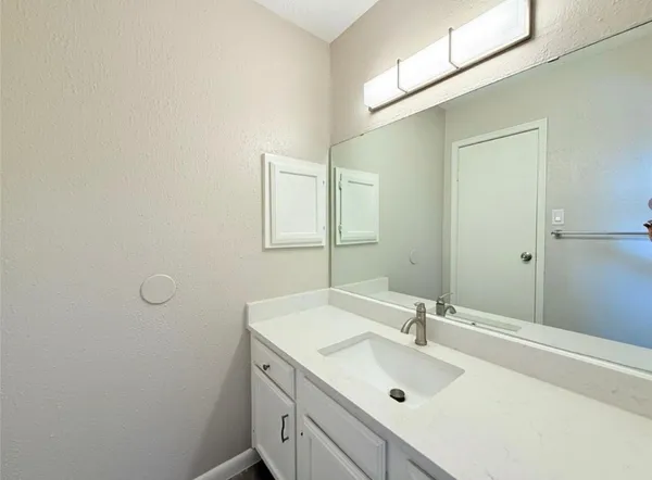 $2,100 | 8206 Windell Lane, Houston, TX 77040