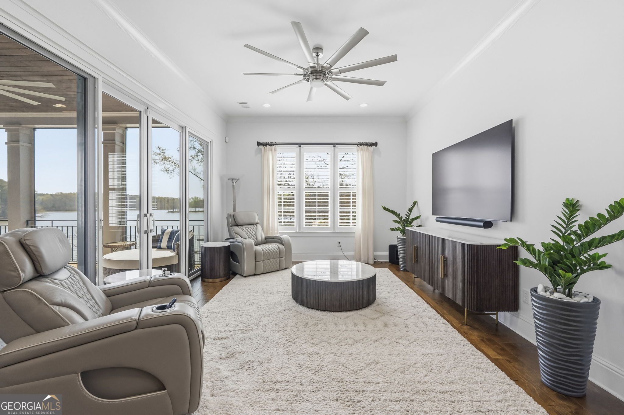 1060 Rdg Grv Court Greensboro, GA 30642 - Photo 19 of 68 a living room with furniture and a large window