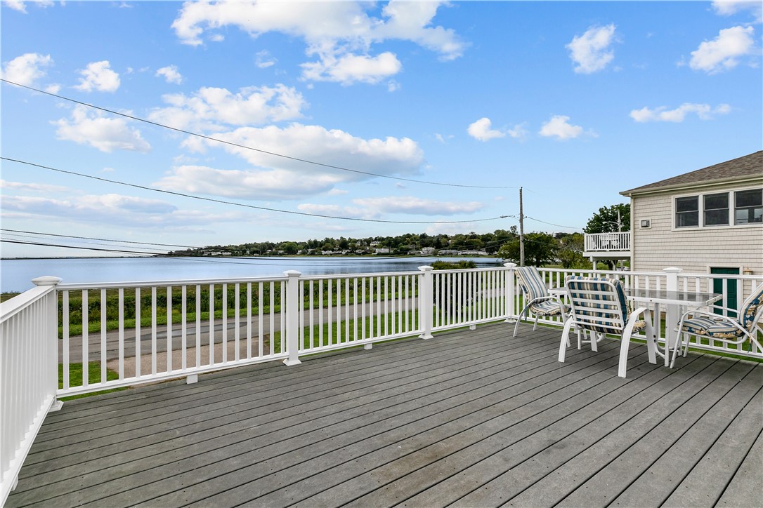 78 Ellery Road Newport, RI 02840 - Photo 4 of 31