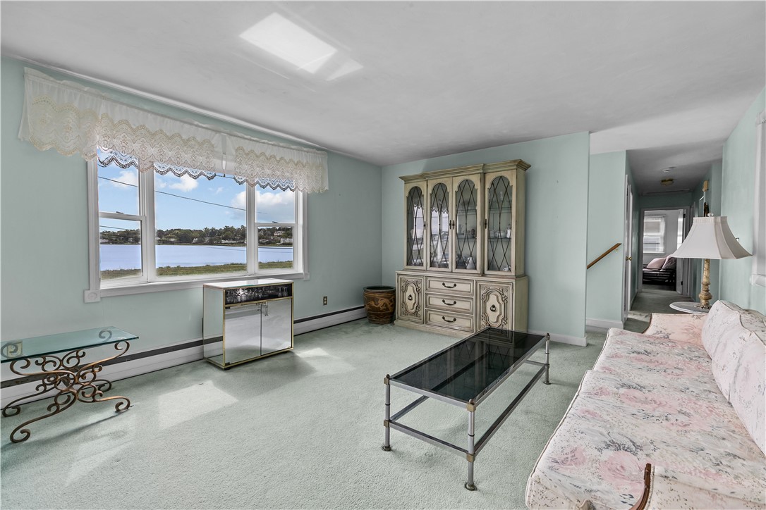 78 Ellery Road Newport, RI 02840 - Photo 5 of 31