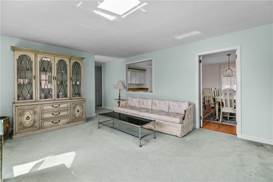 78 Ellery Road Newport, RI 02840 - Photo 7 of 31