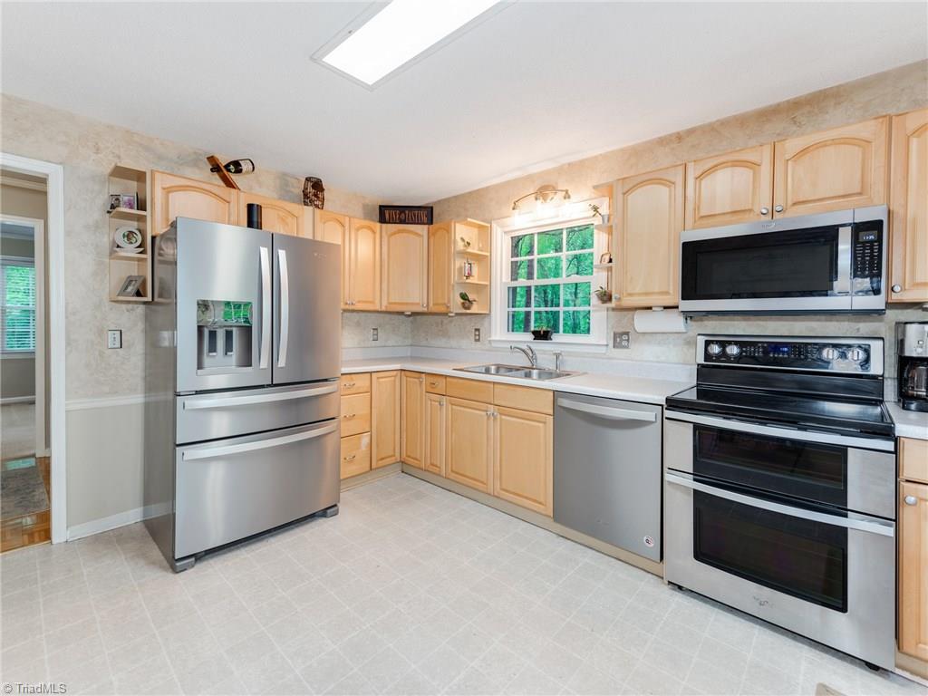 2925 Millwheel Road Pfafftown, NC 27040 - Photo 10 of 25 Gallery Image 10