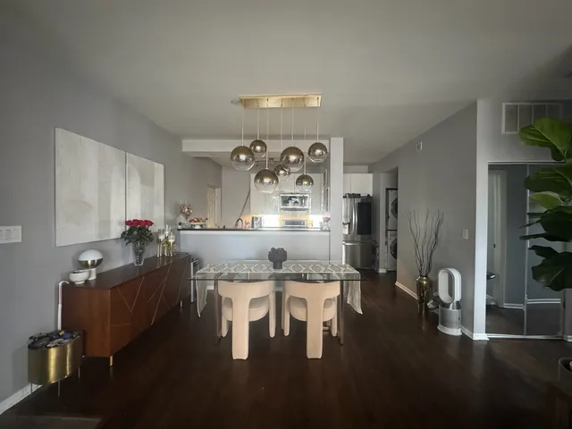 $450,000 | 301 West Scott Street, Unit 103, Chicago, IL 60610