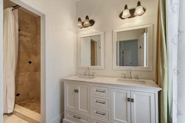 $449,900 | 1680 Carruthers Place, Memphis, TN 38112