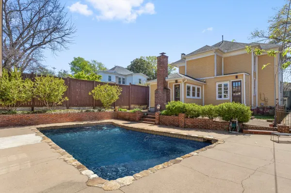 $449,900 | 1680 Carruthers Place, Memphis, TN 38112