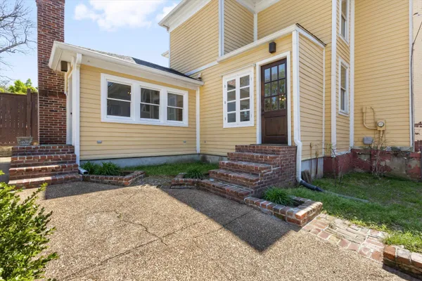 $449,900 | 1680 Carruthers Place, Memphis, TN 38112