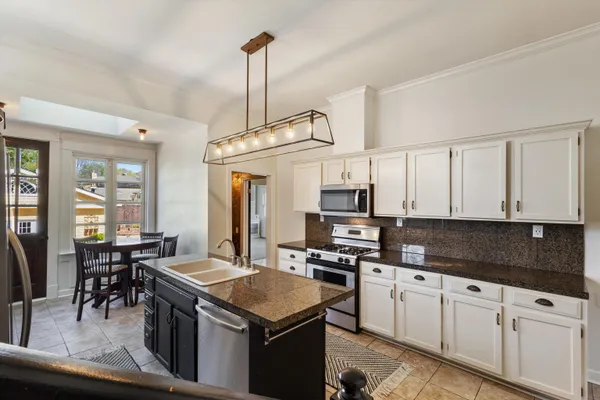 $449,900 | 1680 Carruthers Place, Memphis, TN 38112