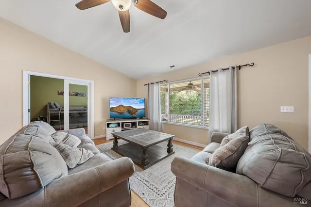 $469,000 | 18164 Fishhook Court, Hidden Valley Lake, CA 95467