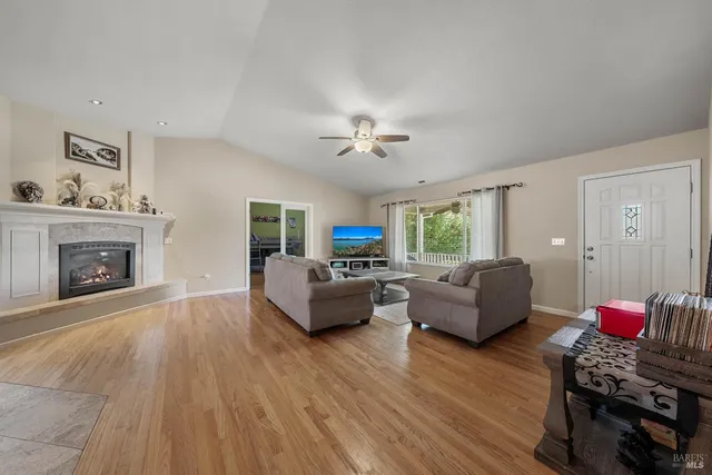 $469,000 | 18164 Fishhook Court, Hidden Valley Lake, CA 95467