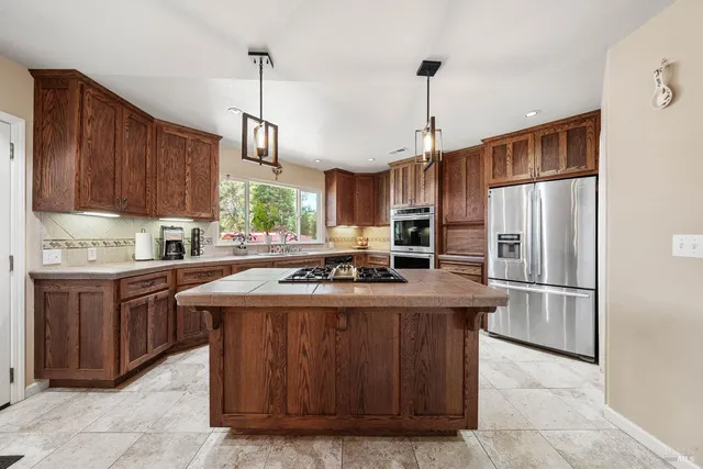 $469,000 | 18164 Fishhook Court, Hidden Valley Lake, CA 95467