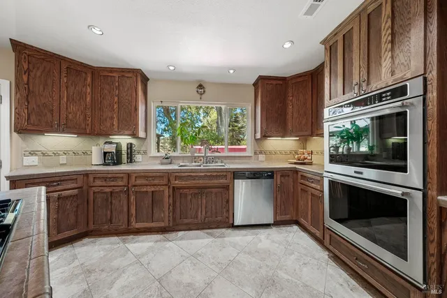 $469,000 | 18164 Fishhook Court, Hidden Valley Lake, CA 95467