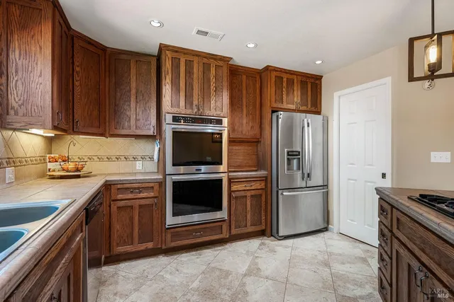 $469,000 | 18164 Fishhook Court, Hidden Valley Lake, CA 95467